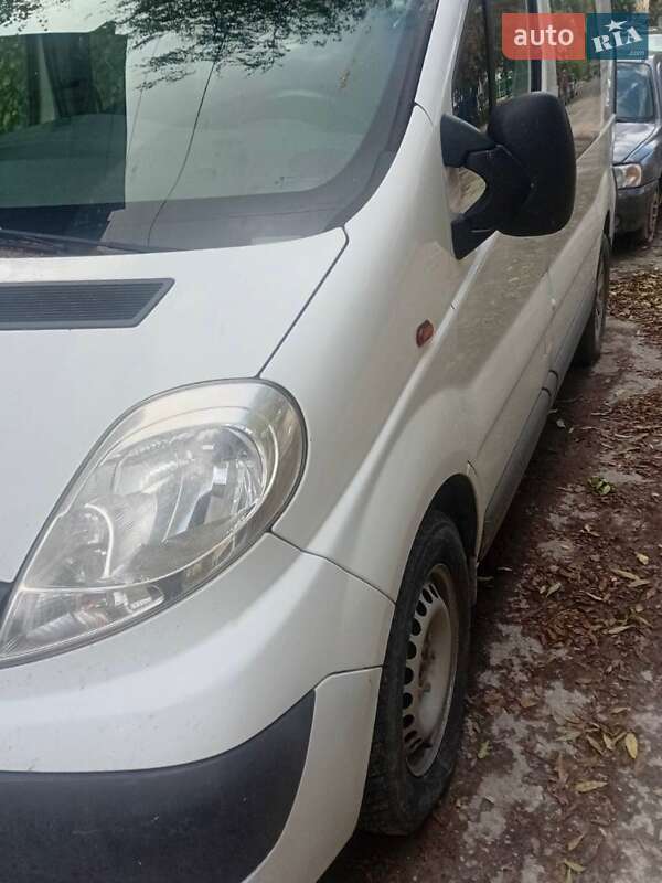 Грузовой фургон Opel Vivaro 2014 в Каменец-Подольском