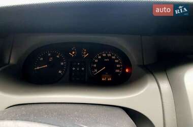 Минивэн Opel Vivaro 2004 в 