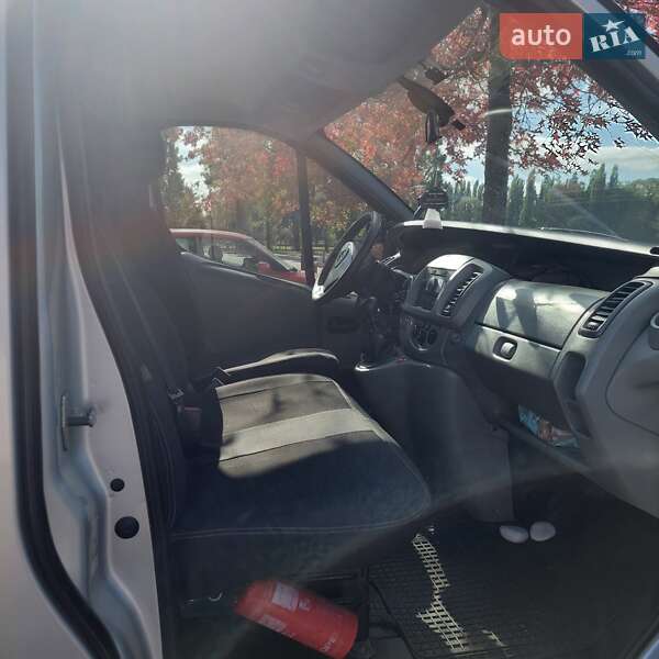 Минивэн Opel Vivaro 2008 в Покровске фото 6 Минивэн Opel Vivaro 2008 в Покровске