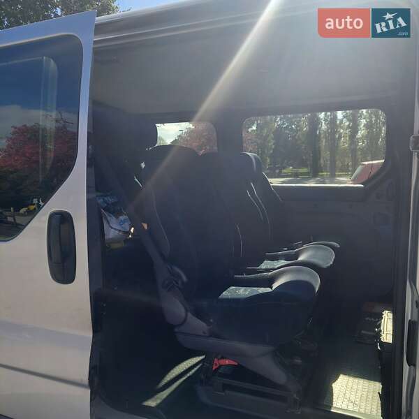 Минивэн Opel Vivaro 2008 в Покровске фото 10 Минивэн Opel Vivaro 2008 в Покровске
