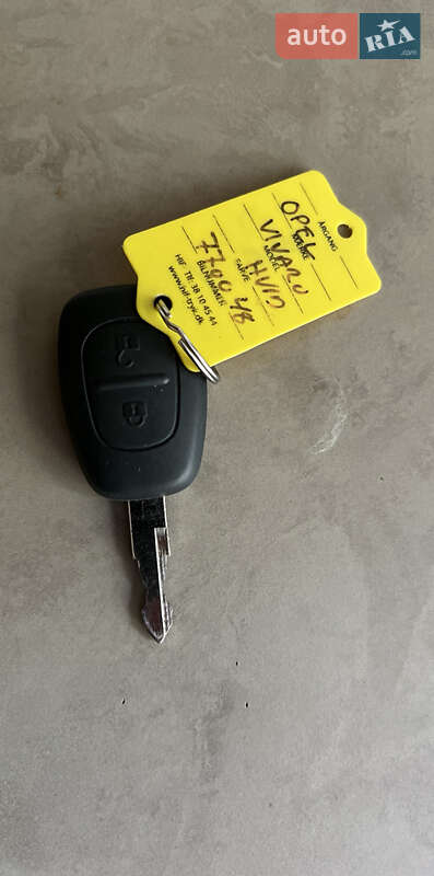 Вантажопасажирський фургон Opel Vivaro 2013 в Києві