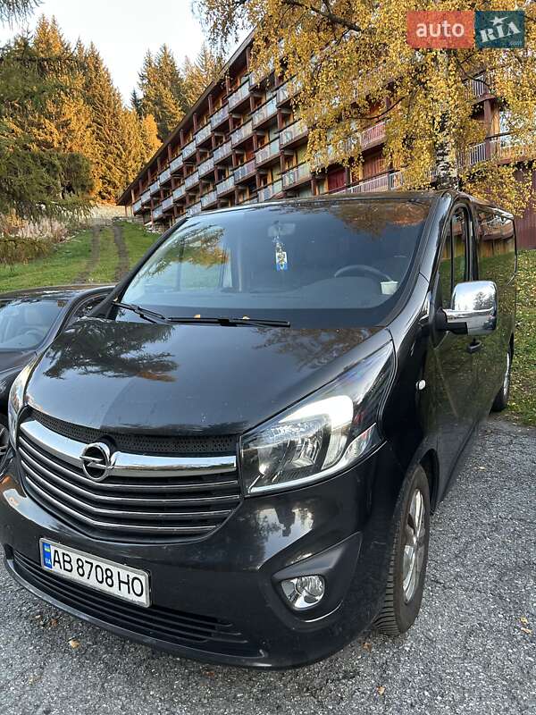 Мінівен Opel Vivaro 2015 в Бершаді