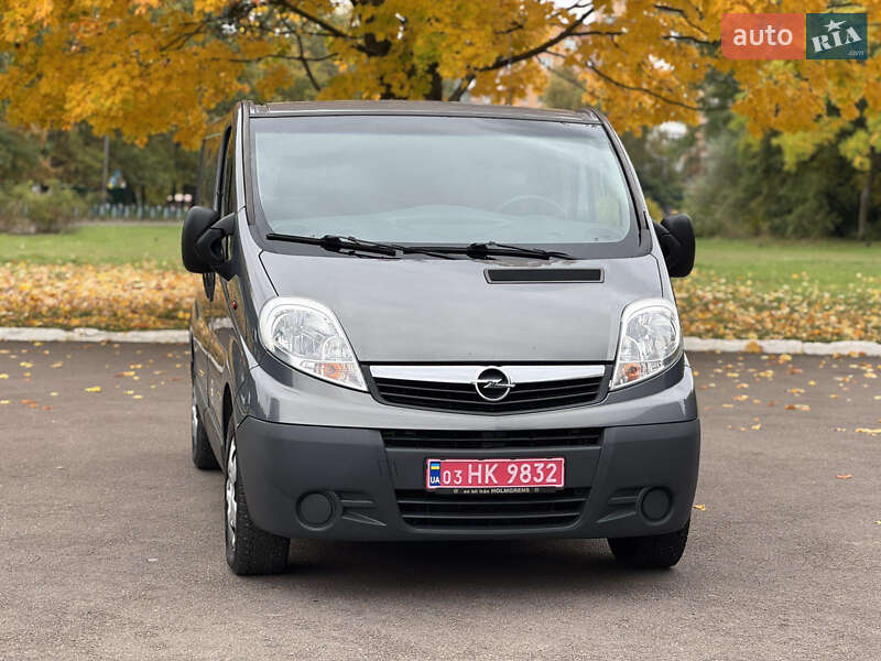 Вантажний фургон Opel Vivaro 2013 в Рівному фото 2 Вантажний фургон Opel Vivaro 2013 в Рівному