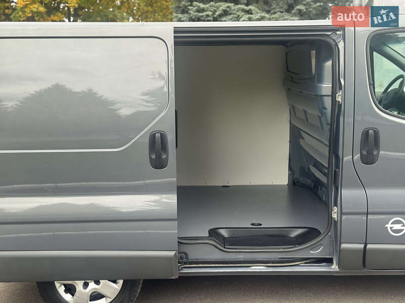 Вантажний фургон Opel Vivaro 2013 в Рівному фото 19 Вантажний фургон Opel Vivaro 2013 в Рівному