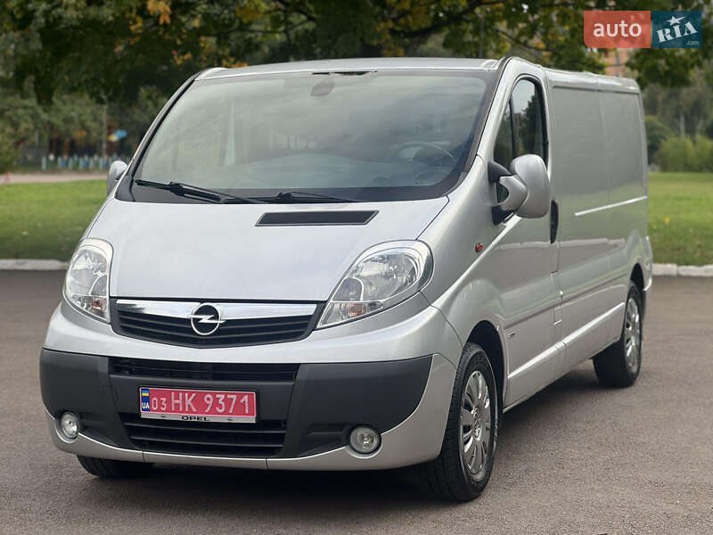 Грузовой фургон Opel Vivaro 2014 в Ровно