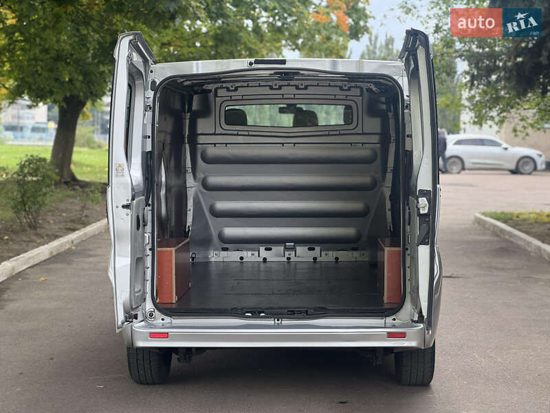 Грузовой фургон Opel Vivaro 2014 в Ровно