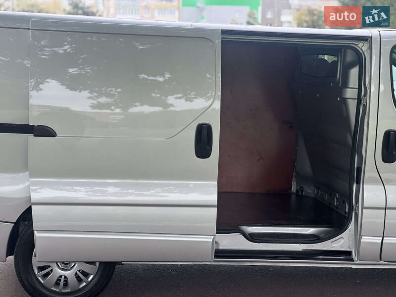 Грузовой фургон Opel Vivaro 2014 в Ровно