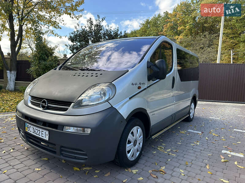 Минивэн Opel Vivaro 2002 в Косове фото 22 Минивэн Opel Vivaro 2002 в Косове