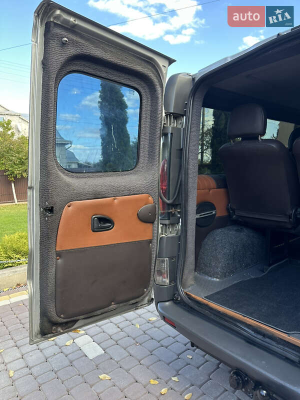 Минивэн Opel Vivaro 2002 в Косове фото 34 Минивэн Opel Vivaro 2002 в Косове