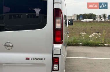 Минивэн Opel Vivaro 2015 в 