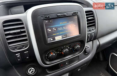Минивэн Opel Vivaro 2015 в 