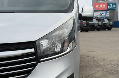 Минивэн Opel Vivaro 2015 в 