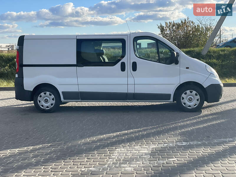 Opel Vivaro 2012