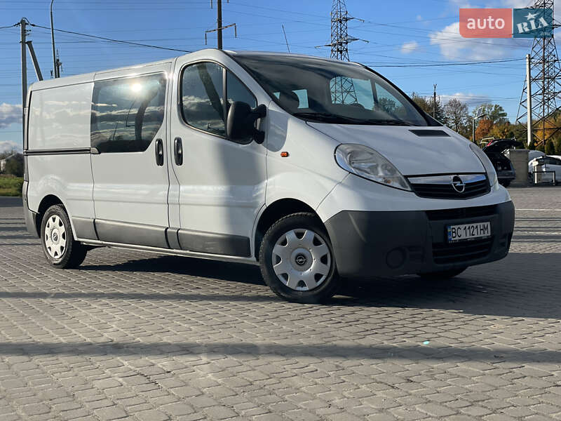 Мінівен Opel Vivaro 2012 в Львові