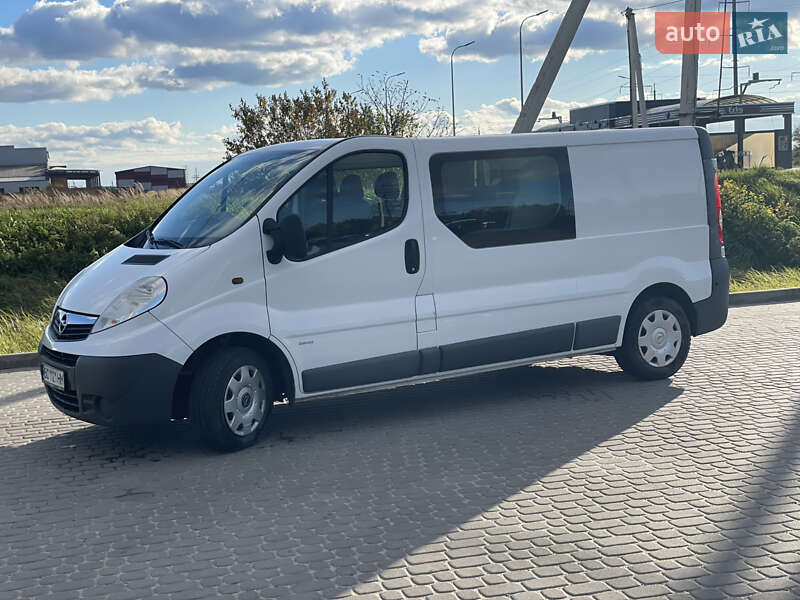 Мінівен Opel Vivaro 2012 в Львові
