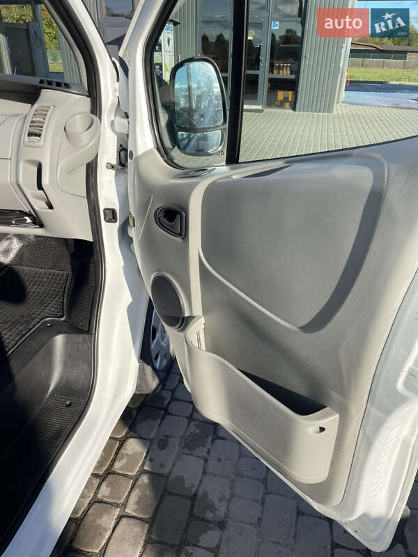 Мінівен Opel Vivaro 2012 в Львові