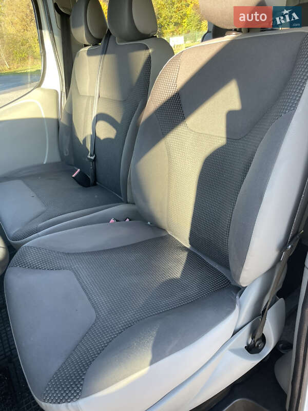 Мінівен Opel Vivaro 2012 в Львові