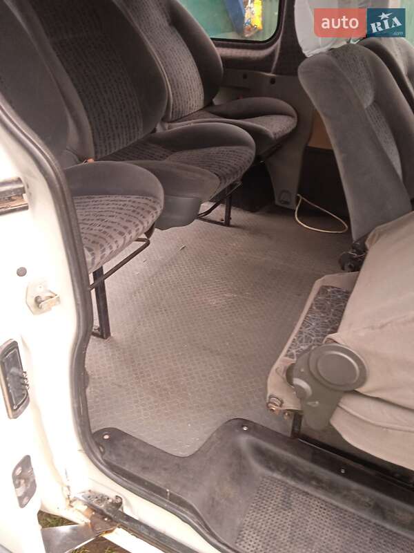 Мінівен Opel Vivaro 2004 в Дунаївцях