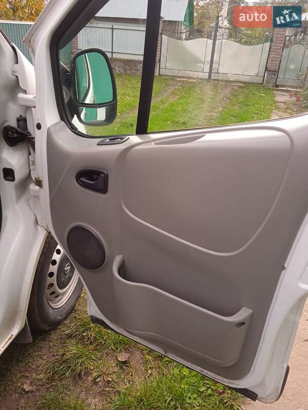 Мінівен Opel Vivaro 2004 в Дунаївцях