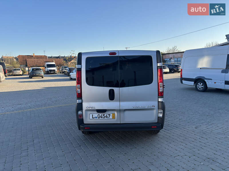 Минивэн Opel Vivaro 2011 в Коломые