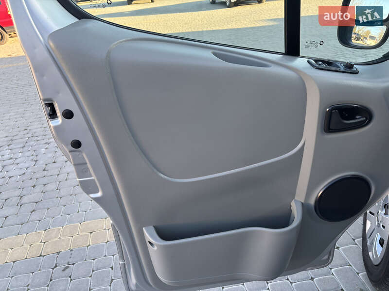 Минивэн Opel Vivaro 2011 в Коломые