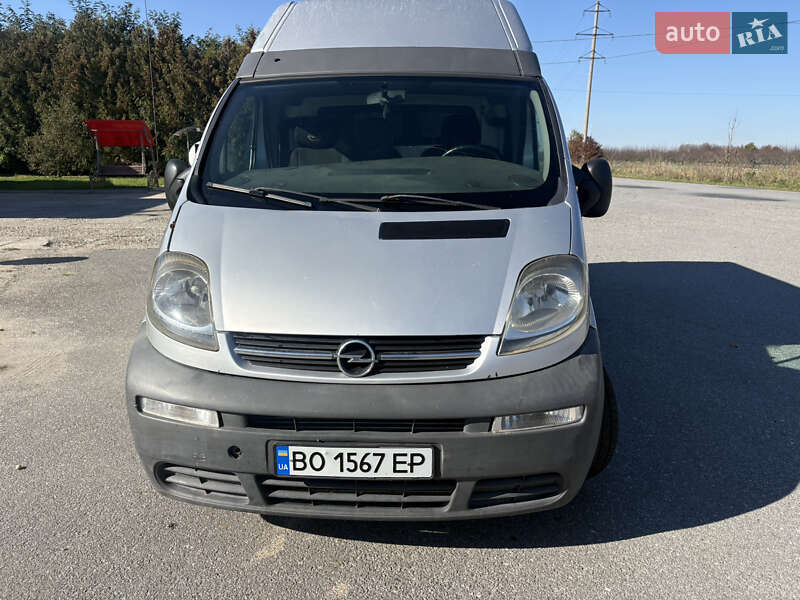 Грузовой фургон Opel Vivaro 2004 в Залещиках