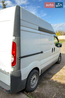 Грузовой фургон Opel Vivaro 2008 в  фото 7 Грузовой фургон Opel Vivaro 2008 в