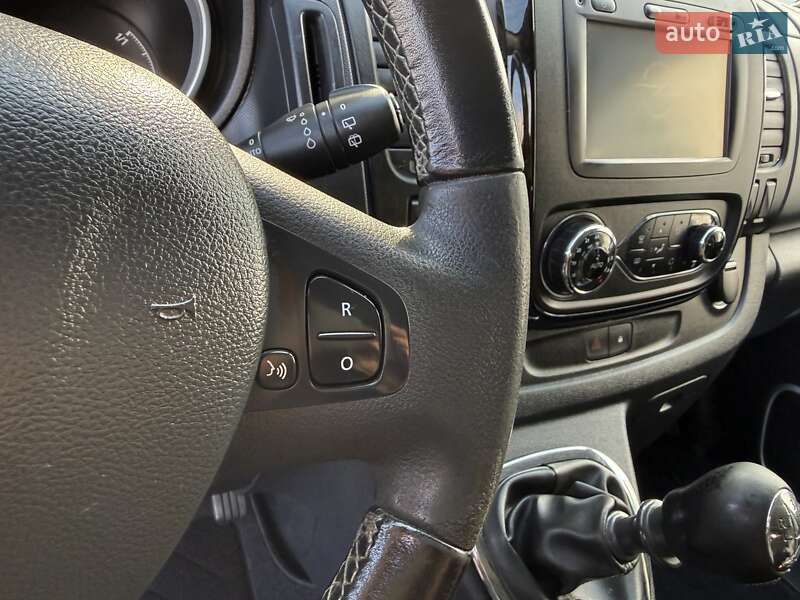 Мінівен Opel Vivaro 2016 в Одесі