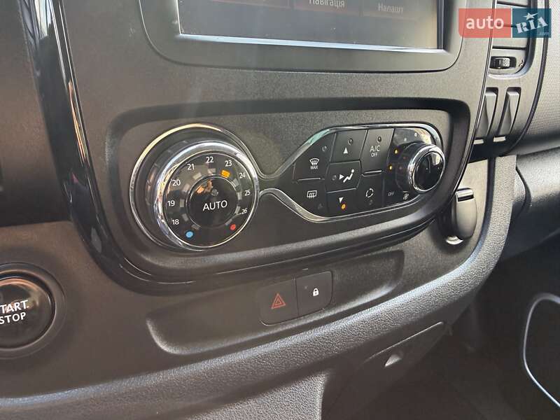 Мінівен Opel Vivaro 2016 в Одесі