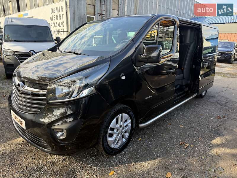 Мінівен Opel Vivaro 2016 в Одесі