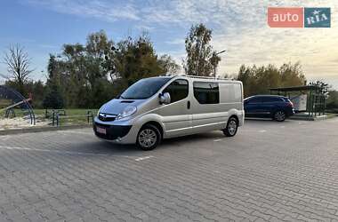 Минивэн Opel Vivaro 2013 в 