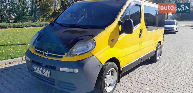 Минивэн Opel Vivaro 2004 в Кицмани фото Минивэн Opel Vivaro 2004 в Кицмани