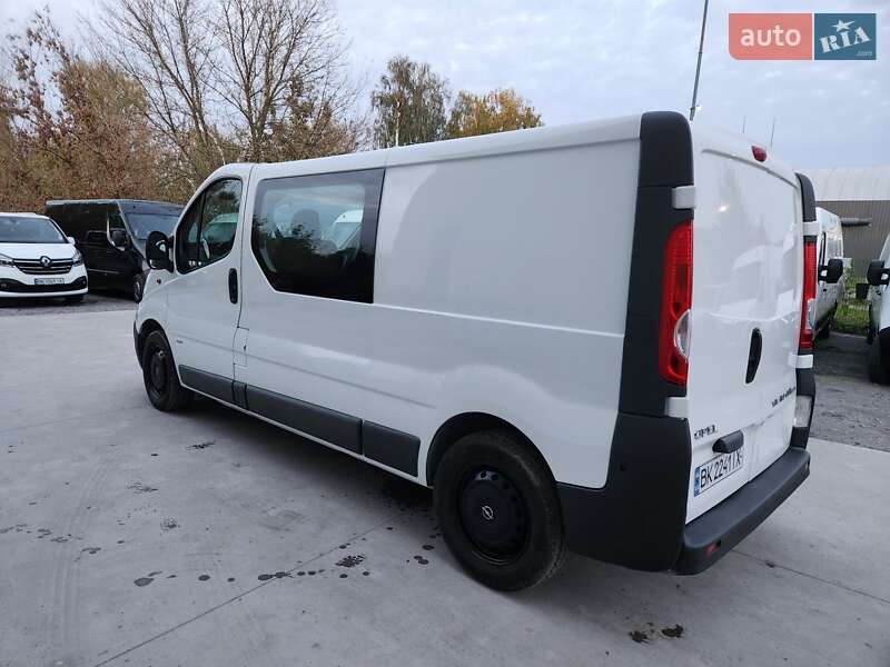 Минивэн Opel Vivaro 2013 в Дубно