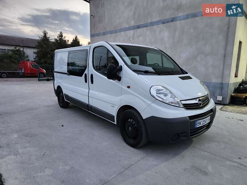 Минивэн Opel Vivaro 2013 в Дубно