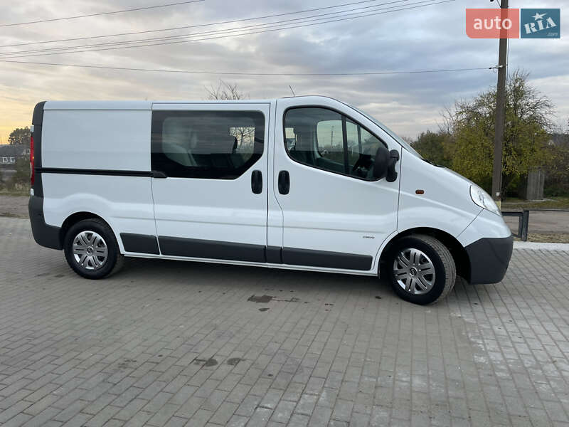 Минивэн Opel Vivaro 2012 в Дубно