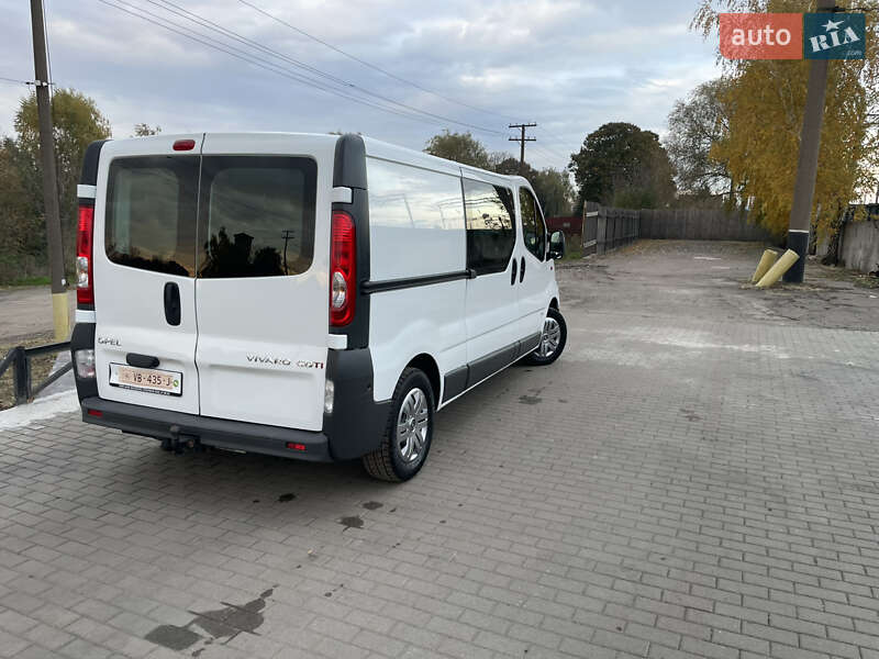 Минивэн Opel Vivaro 2012 в Дубно