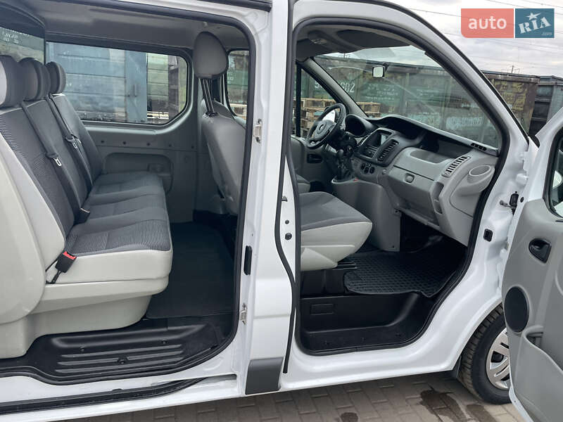 Минивэн Opel Vivaro 2012 в Дубно