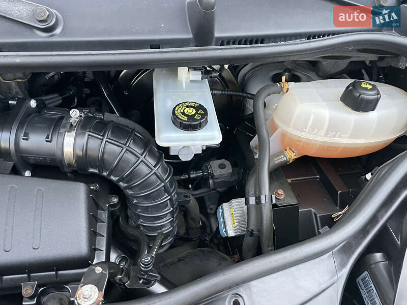 Минивэн Opel Vivaro 2012 в Дубно