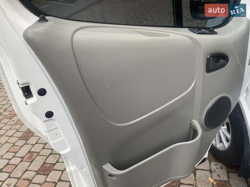 Минивэн Opel Vivaro 2006 в Трускавце фото 61 Минивэн Opel Vivaro 2006 в Трускавце