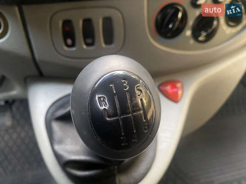 Минивэн Opel Vivaro 2006 в Трускавце фото 63 Минивэн Opel Vivaro 2006 в Трускавце