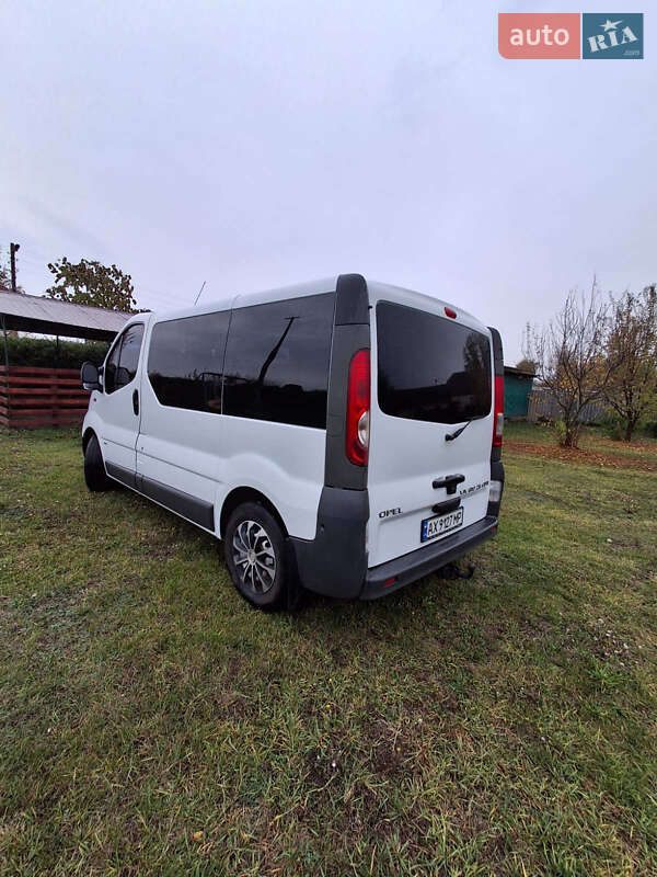 Минивэн Opel Vivaro 2007 в Валках