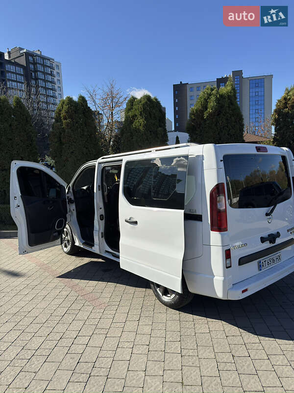 Мінівен Opel Vivaro 2015 в Івано-Франківську