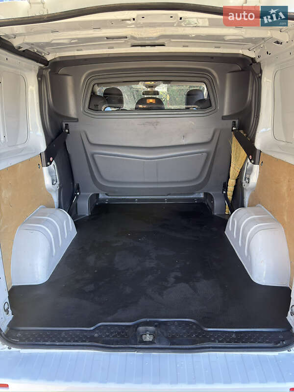 Мінівен Opel Vivaro 2015 в Івано-Франківську