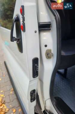 Минивэн Opel Vivaro 2006 в 