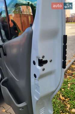 Минивэн Opel Vivaro 2006 в 
