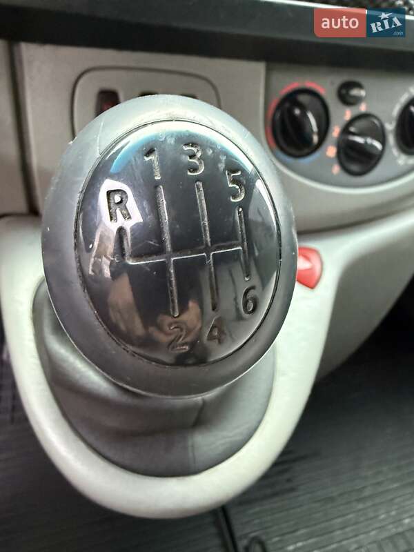 Минивэн Opel Vivaro 2011 в Сумах