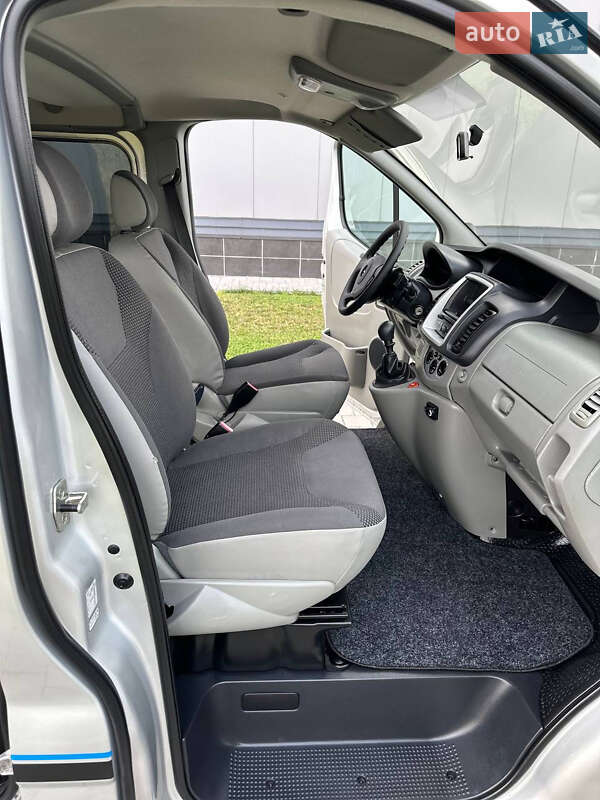 Минивэн Opel Vivaro 2014 в Ровно фото 16 Минивэн Opel Vivaro 2014 в Ровно