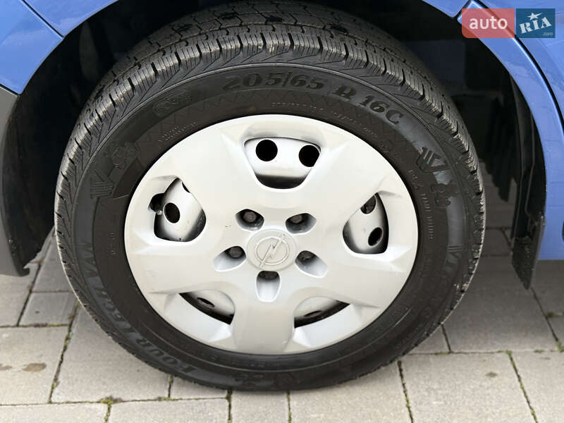 Минивэн Opel Vivaro 2009 в Ровно фото 11 Минивэн Opel Vivaro 2009 в Ровно