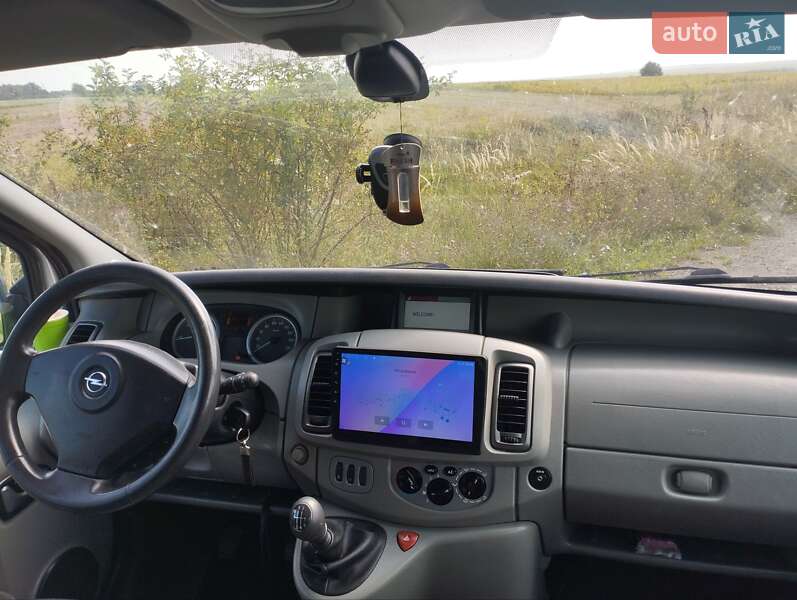 Минивэн Opel Vivaro 2010 в Бучаче