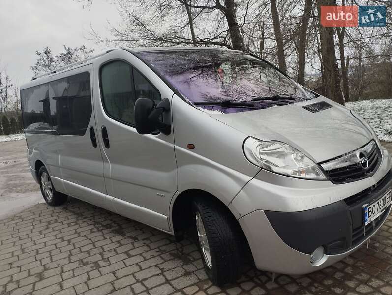 Минивэн Opel Vivaro 2010 в Бучаче